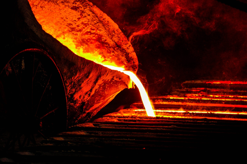 Molten metal for investment casting