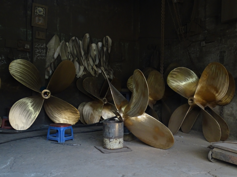/Content/files/R2QC-mixingpropellers.jpg